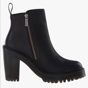 Doc. Martin’s Magdelena Boot Size 8